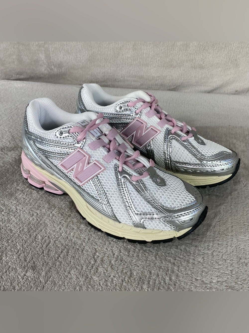 New Balance 1906R Pink Silver White Womens Size 7 Running Shoes Athletic NEW